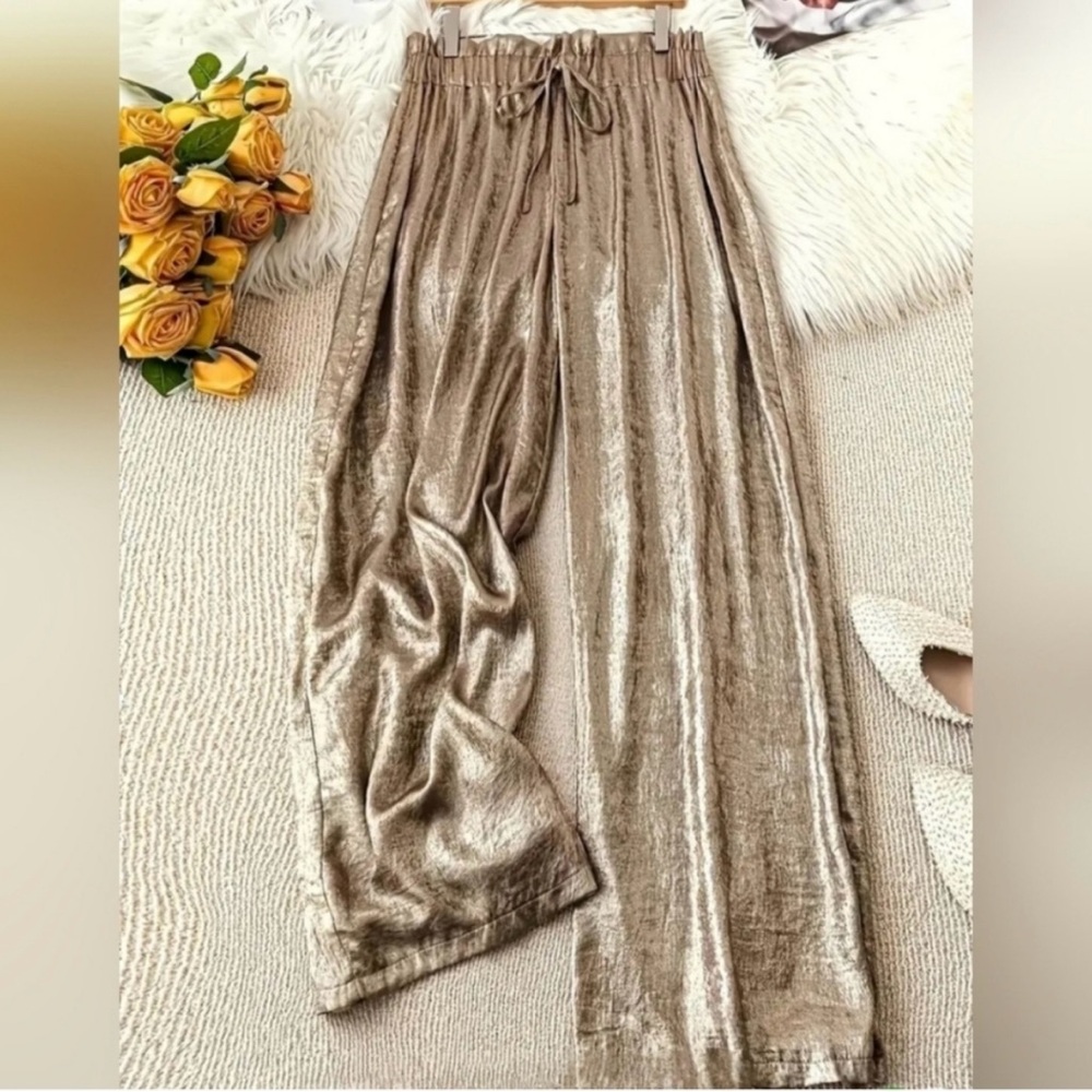 Elegant Gold Wide-Leg Pants